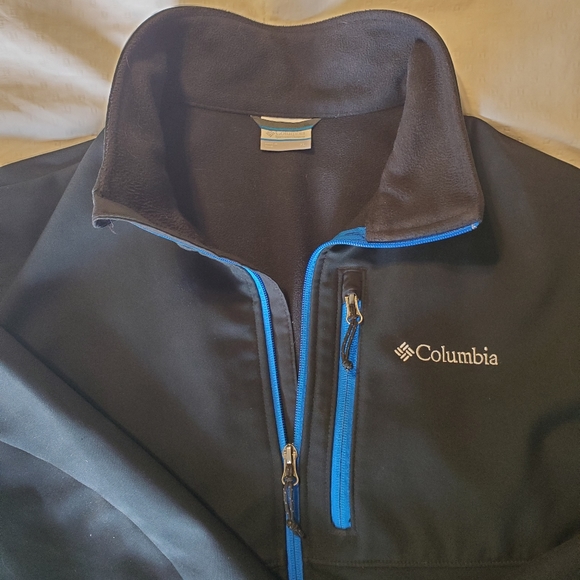 Columbia Other - Columbia black softshell jacket, XL